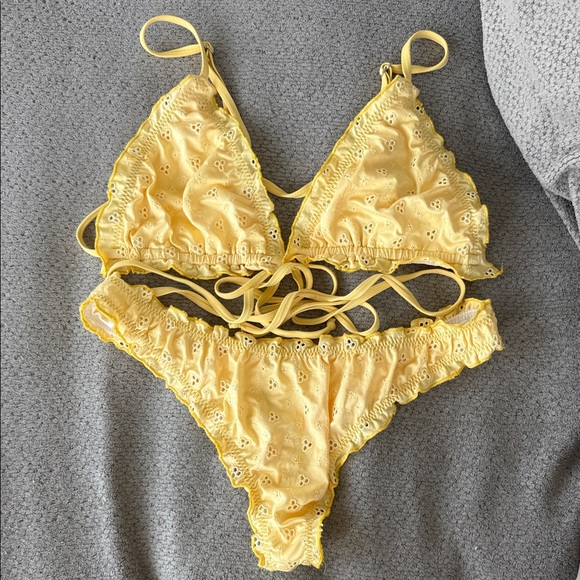 Dippin’ Daisy’s Bikini Set - Picture 1 of 3